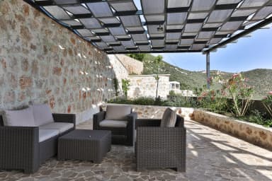 Villa Tria Isıtmalı Havuz 69