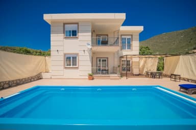 Villa Şakayık Korunaklı Havuz 30