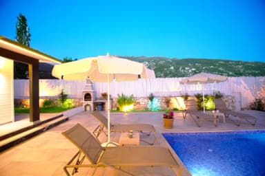 Villa Yeşil Deniz Korunaklı Havuz 14