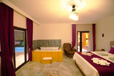 Villa Yeşil Deniz Korunaklı Havuz 50