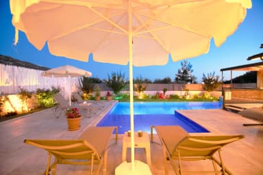 Villa Yeşil Deniz Korunaklı Havuz 90