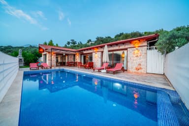 Villa Fesleğen Üzümlü Korunaklı Havuz 38