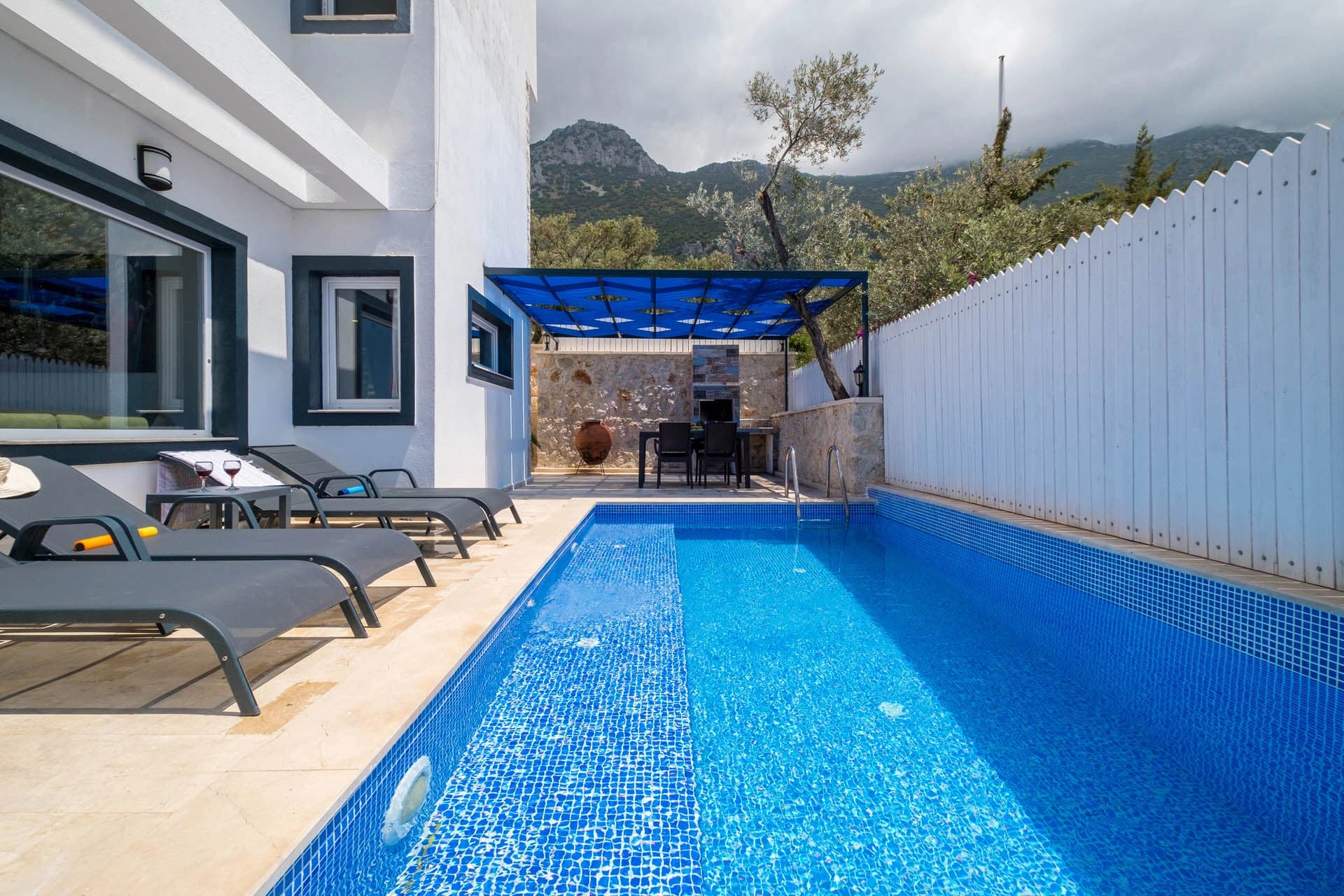 Villa Asil Akbel Korunaklı Havuz 33