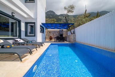 Villa Asil Akbel Korunaklı Havuz 33