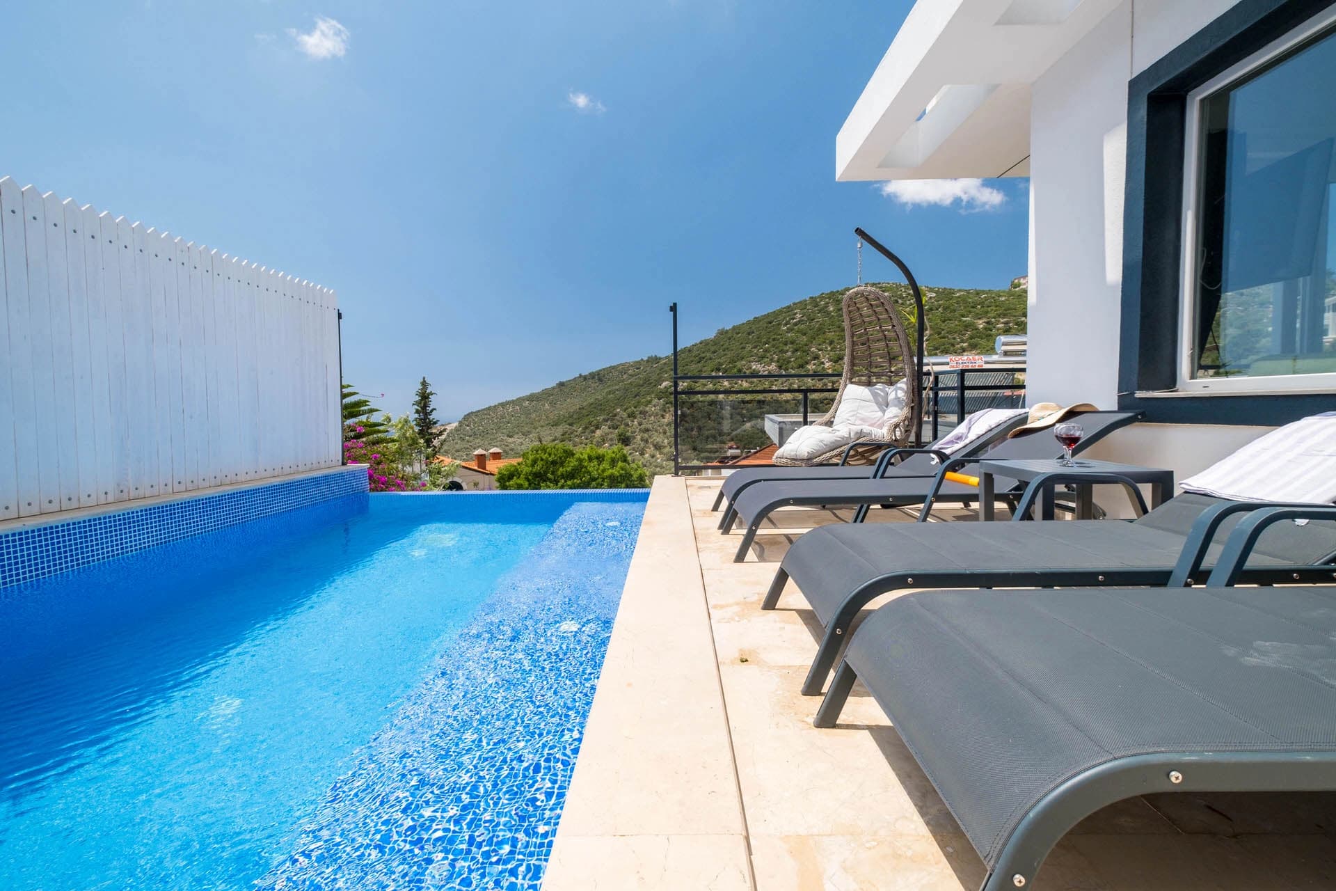 Villa Asil Akbel Korunaklı Havuz 27