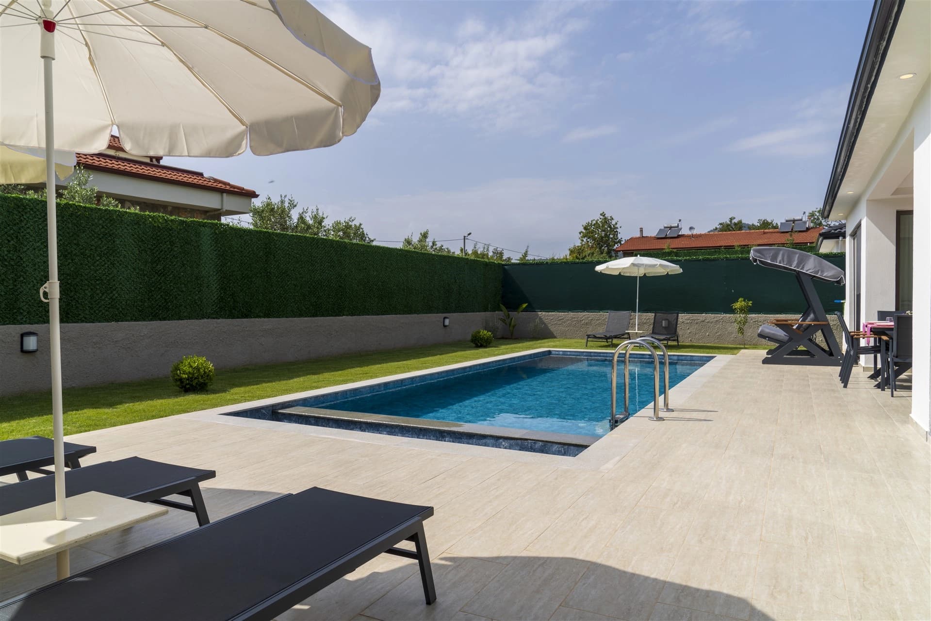 Villa Belcehan Zeytin Korunaklı Havuz 38