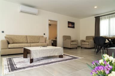 Villa Belcehan Zeytin Korunaklı Havuz 80