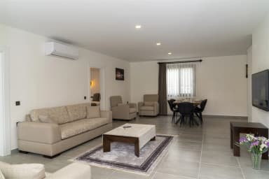 Villa Belcehan Zeytin Korunaklı Havuz 94