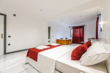 Villa Zülfiye Korunaklı Havuz 12