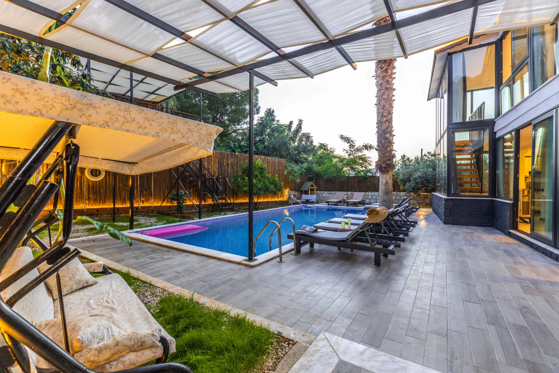 Villa Zülfiye Korunaklı Havuz 44