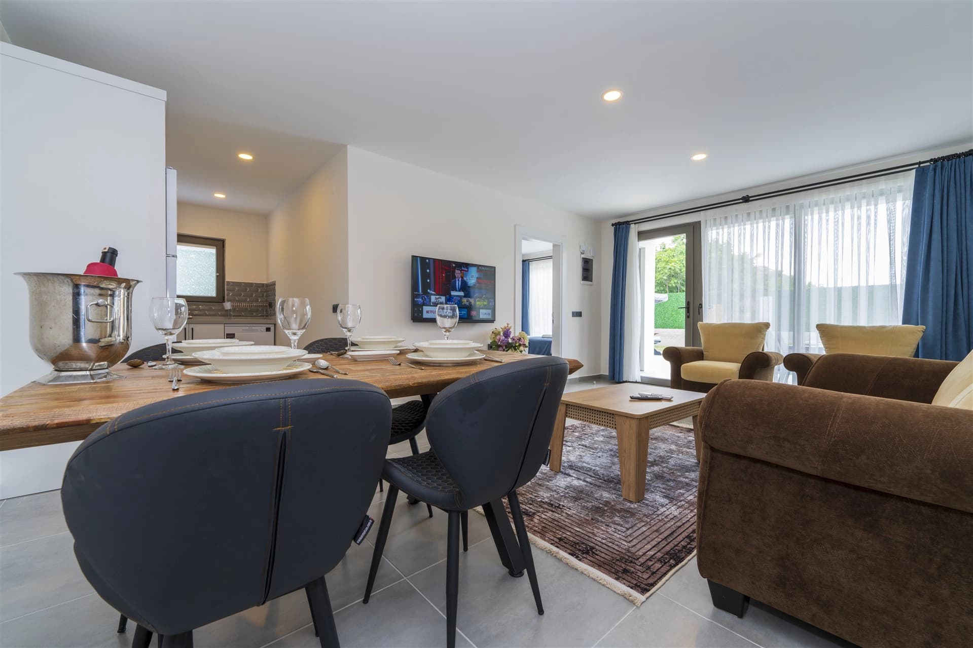 Villa Belcehan İncir Korunaklı Havuz 17