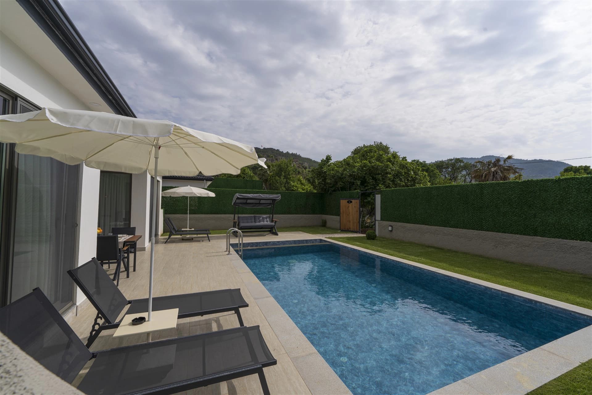 Villa Belcehan İncir Korunaklı Havuz 51