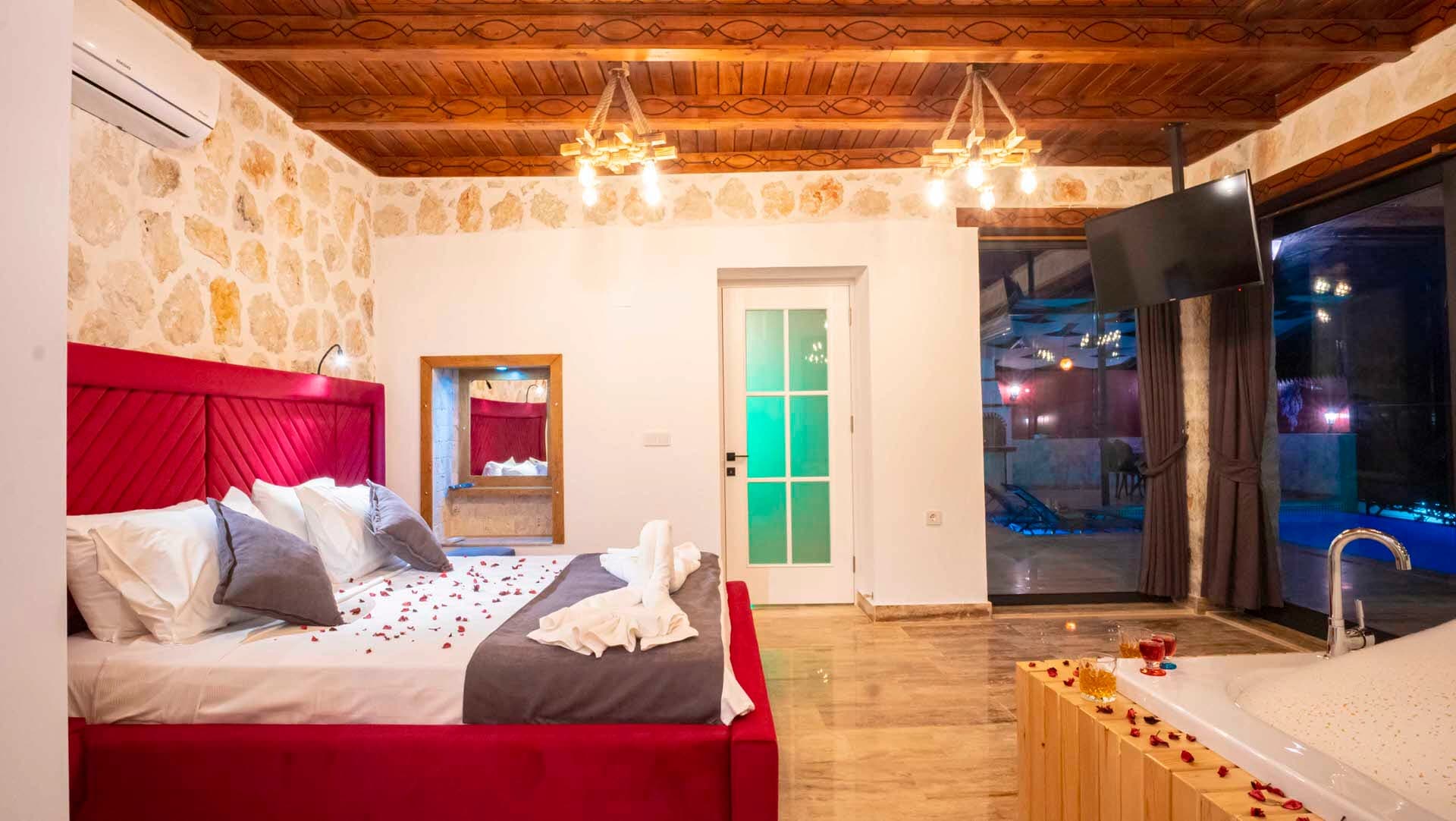 Villa Nasuh Korunaklı Havuz 72