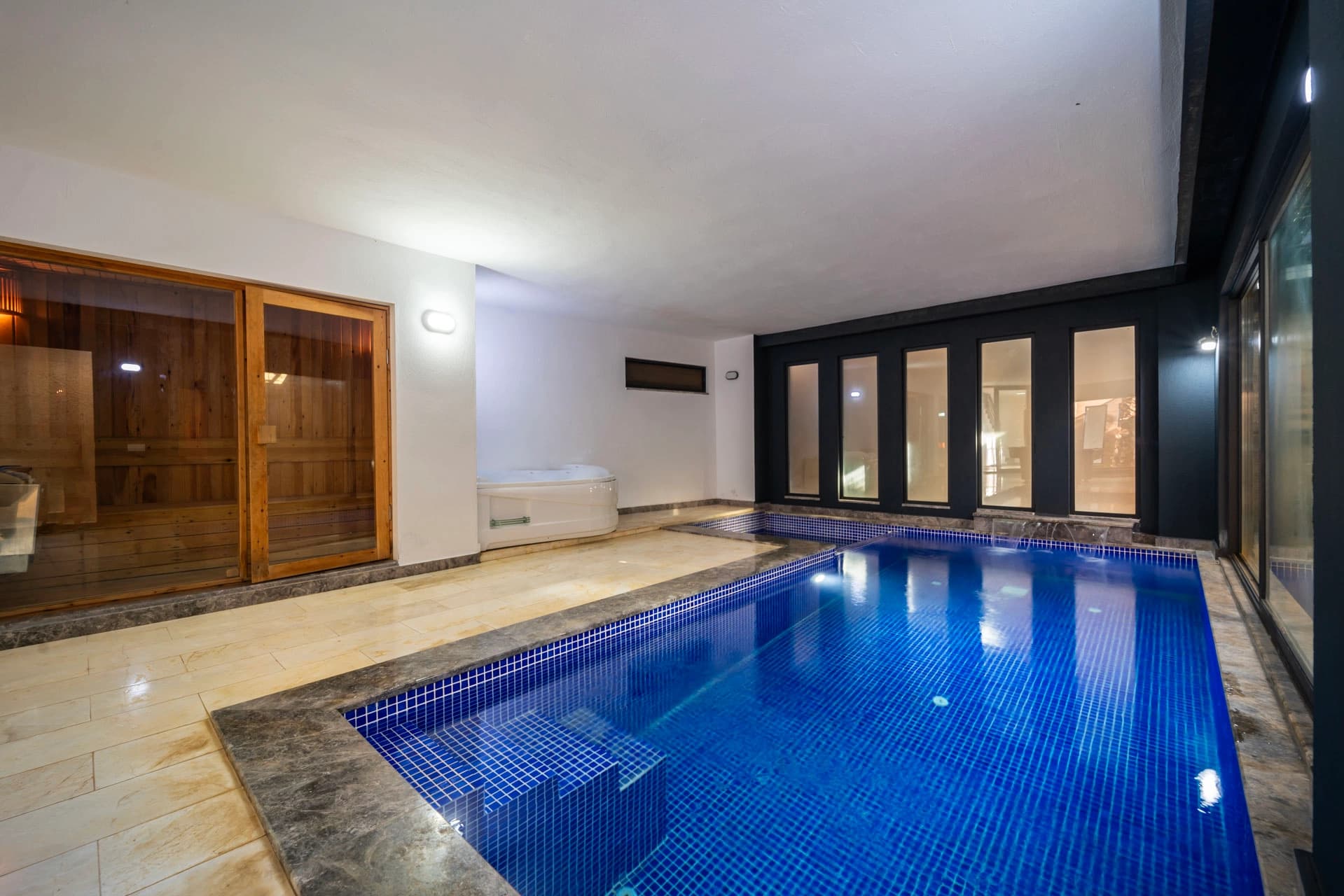 Villa Everest Korunaklı Havuz 80