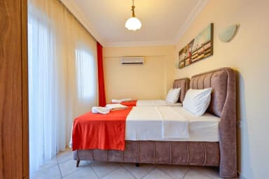 Villa Massimo Korunaklı Havuz 74