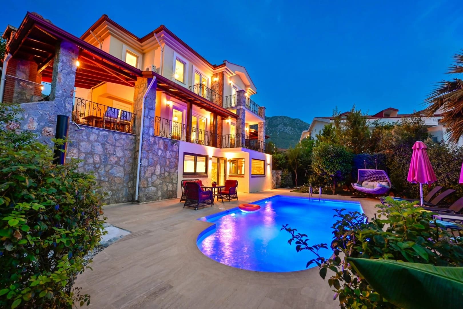 Villa Massimo Korunaklı Havuz 24