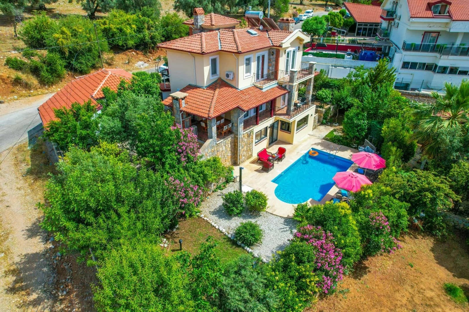 Villa Massimo Korunaklı Havuz 10