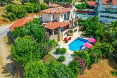 Villa Massimo Korunaklı Havuz 10