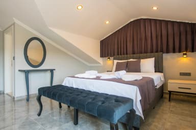 Villa Lore A Korunaklı Havuz 11