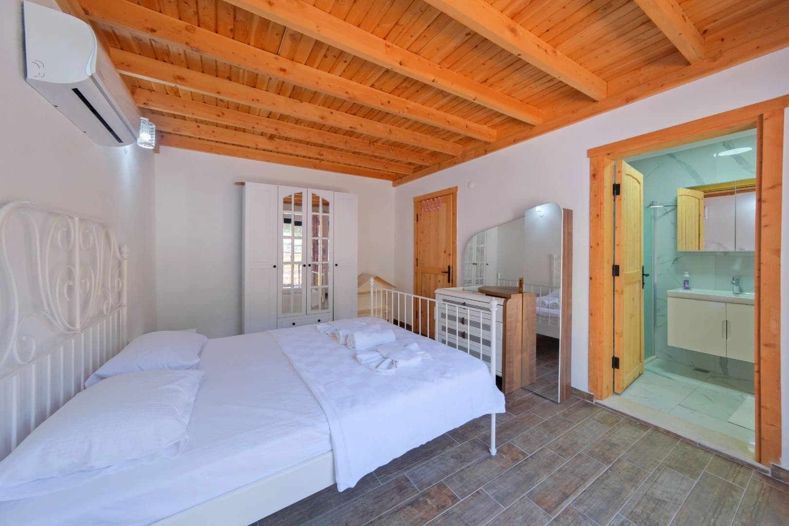 Villa Ayza Korunaklı Havuz 65