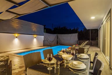 Villa Caliza Korunaklı Havuz 57