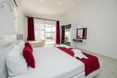 Villa Seher Korunaklı Havuz 50