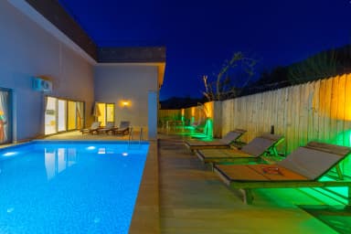 Villa Doğa Palace Korunaklı Havuz 90