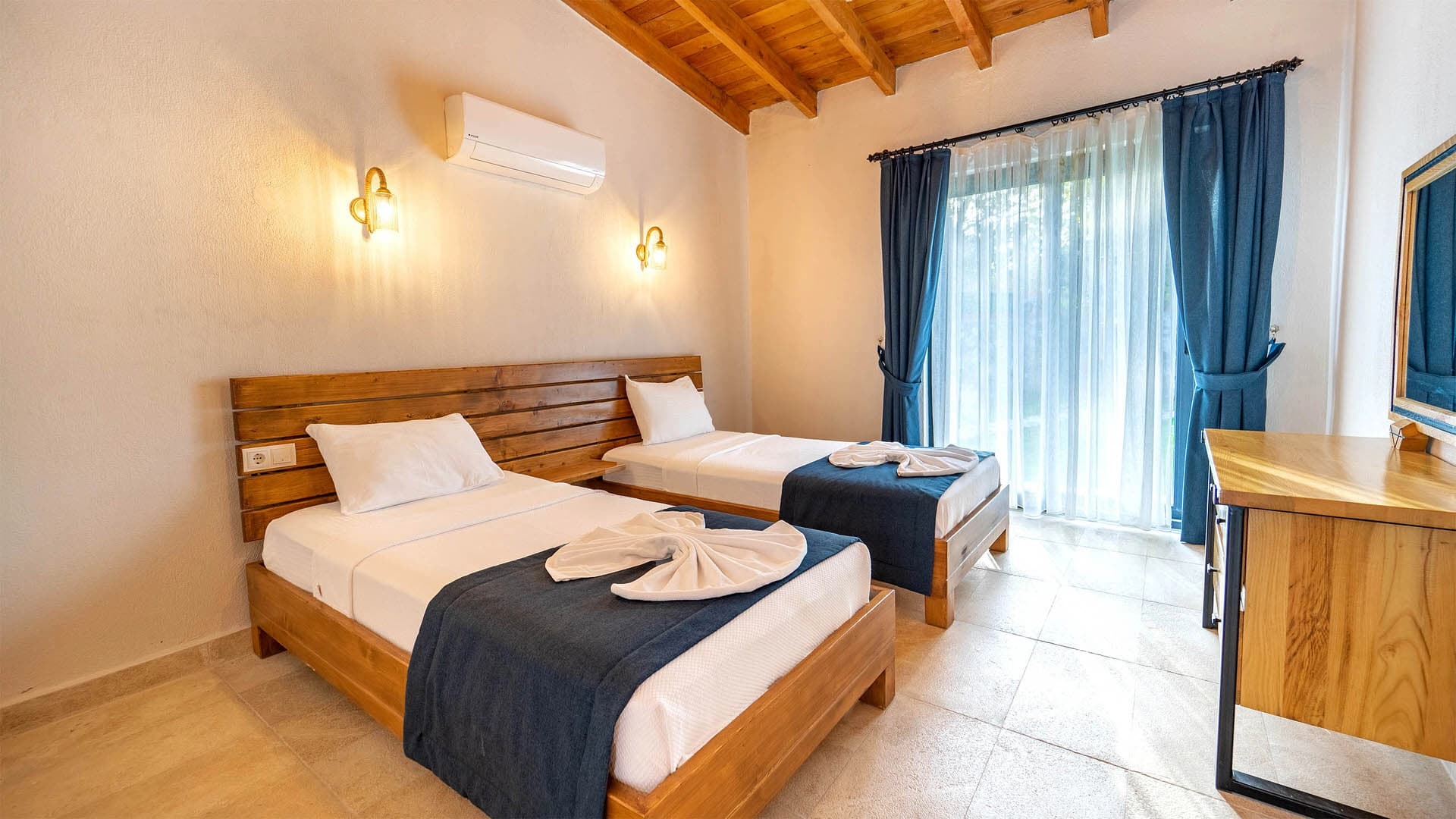 Villa Eterna Korunaklı Havuz 87