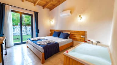 Villa Eterna Korunaklı Havuz 73