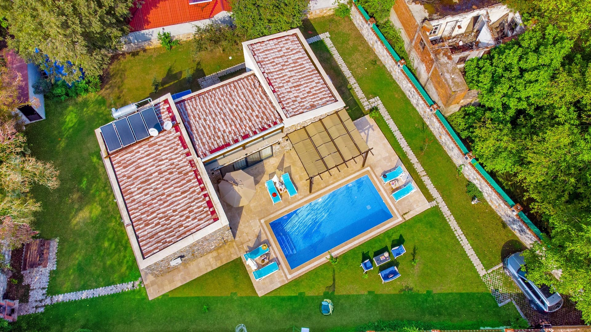 Villa Eterna Korunaklı Havuz 29