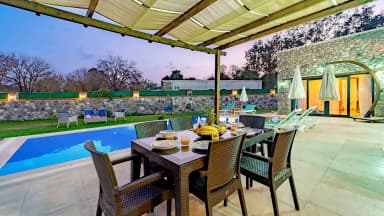 Villa Eterna Korunaklı Havuz 23