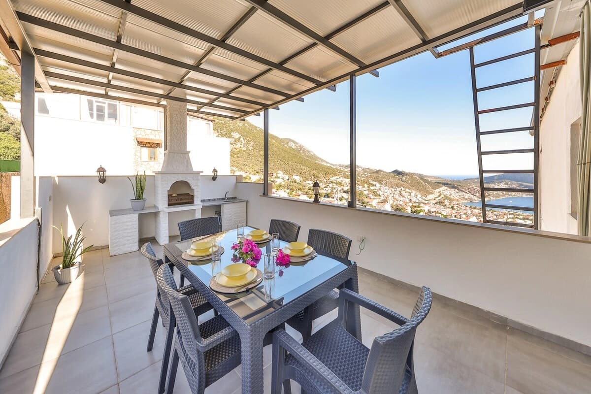 Apart Petunya Kalkan 93