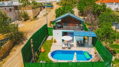 Villa The Brothers Korunaklı Havuz 15