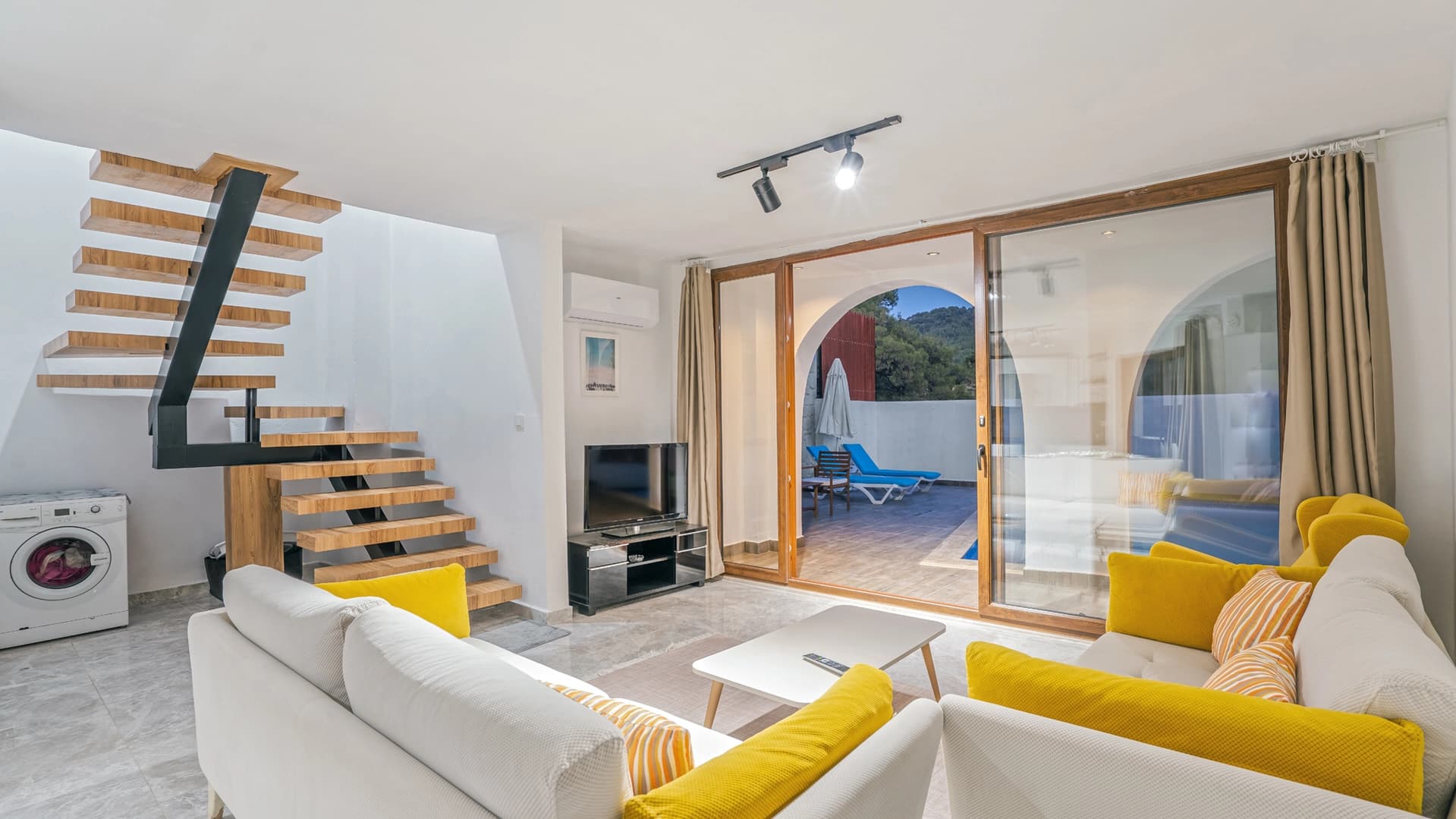 Villa Ceyhan Korunaklı Havuz 65