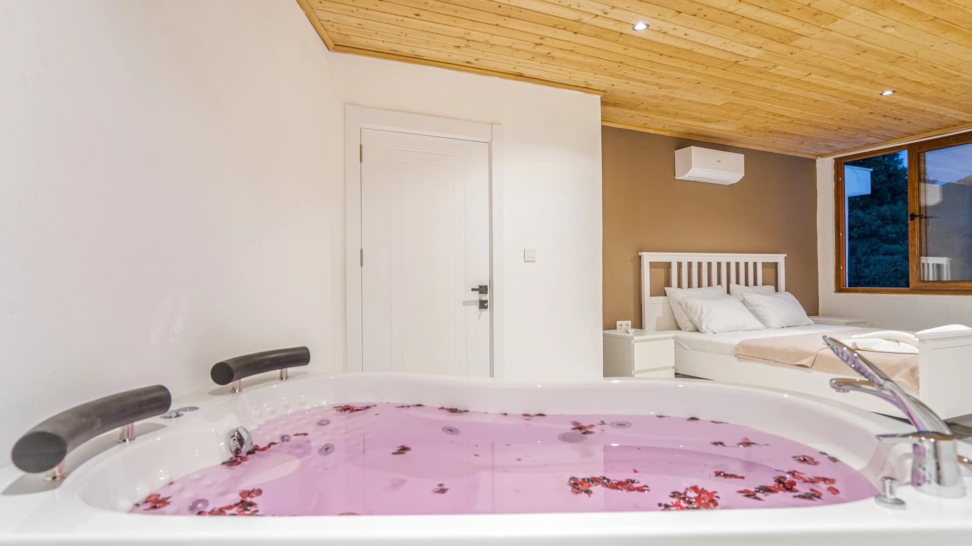 Villa Ceyhan Korunaklı Havuz 93