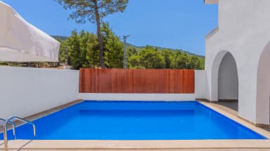 Villa Ceyhan Korunaklı Havuz 85