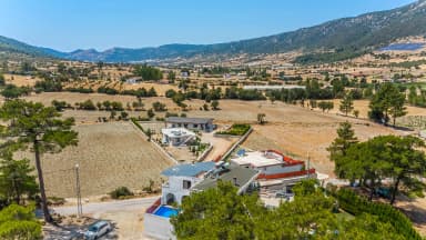 Villa Ceyhan Korunaklı Havuz 85