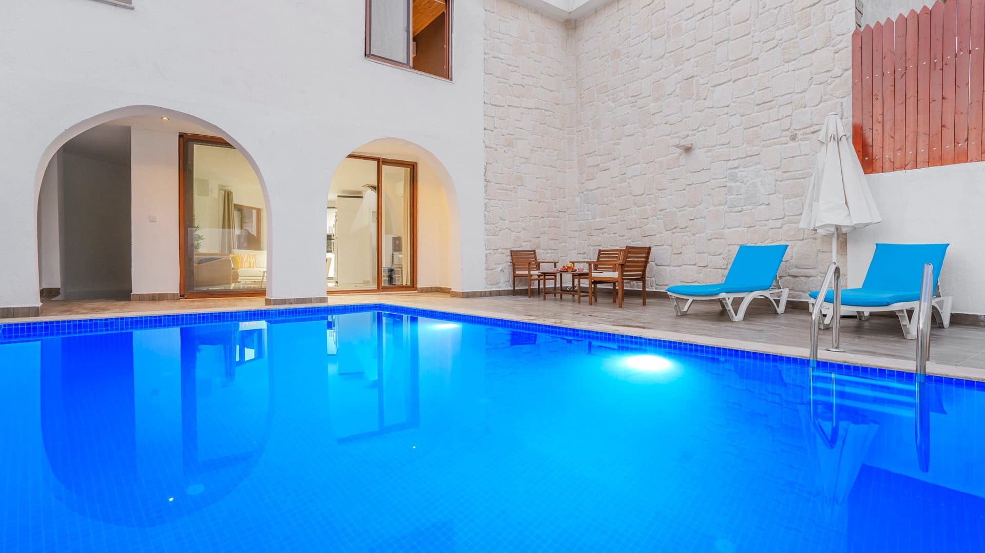 Villa Ceyhan Korunaklı Havuz 57