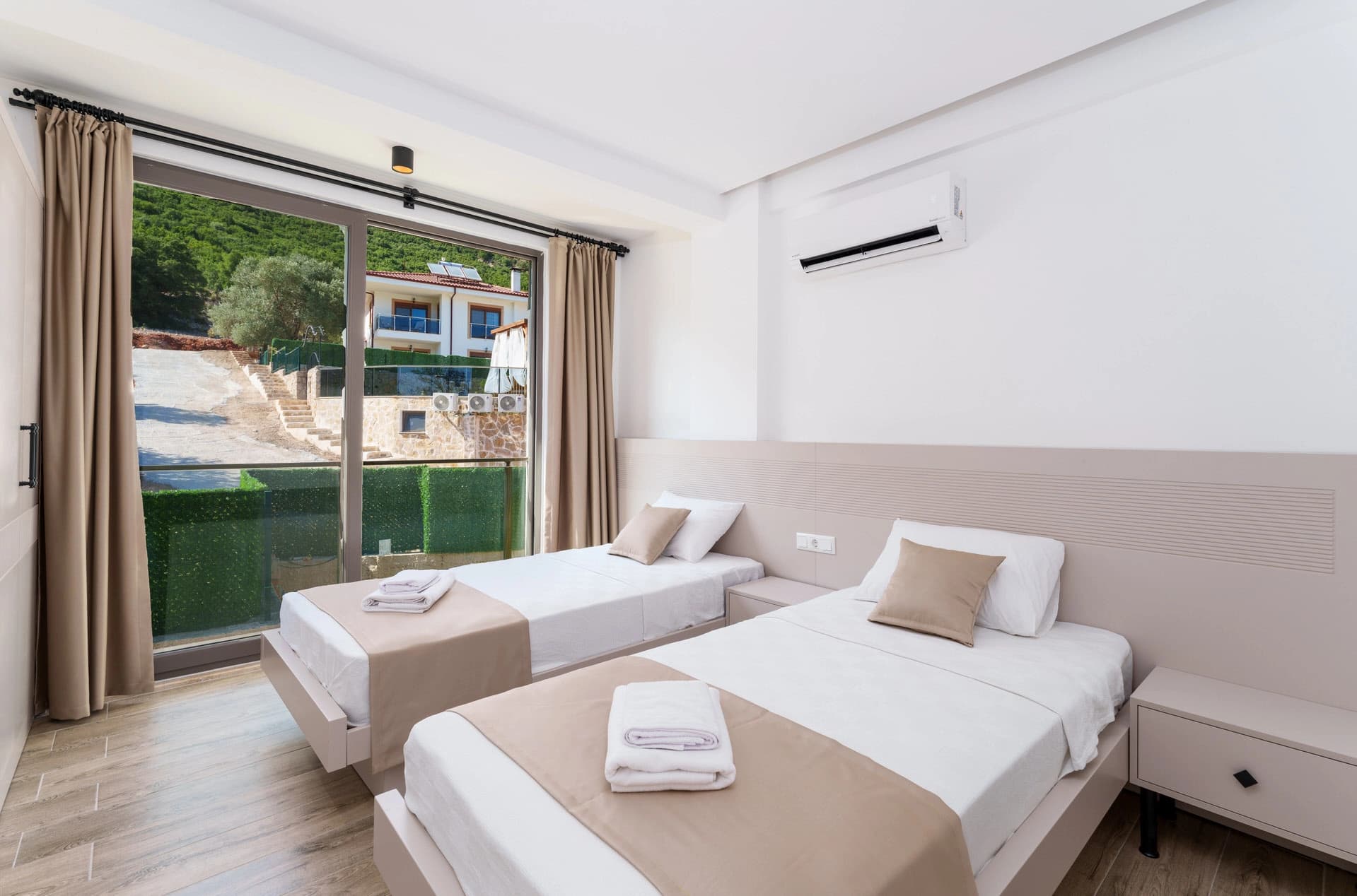 Villa Brow Korunaklı Havuz 51