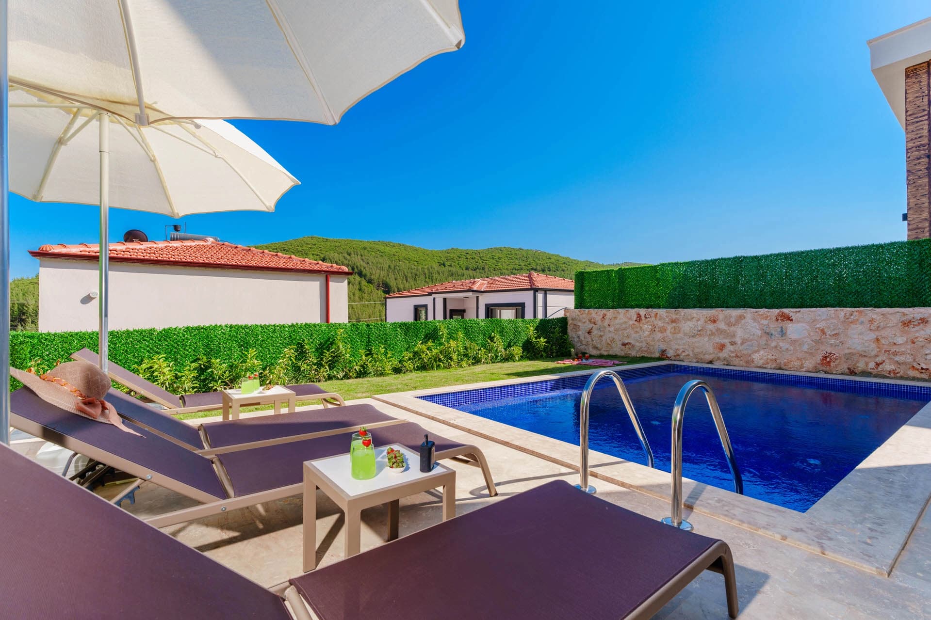 Villa Brow Korunaklı Havuz 83