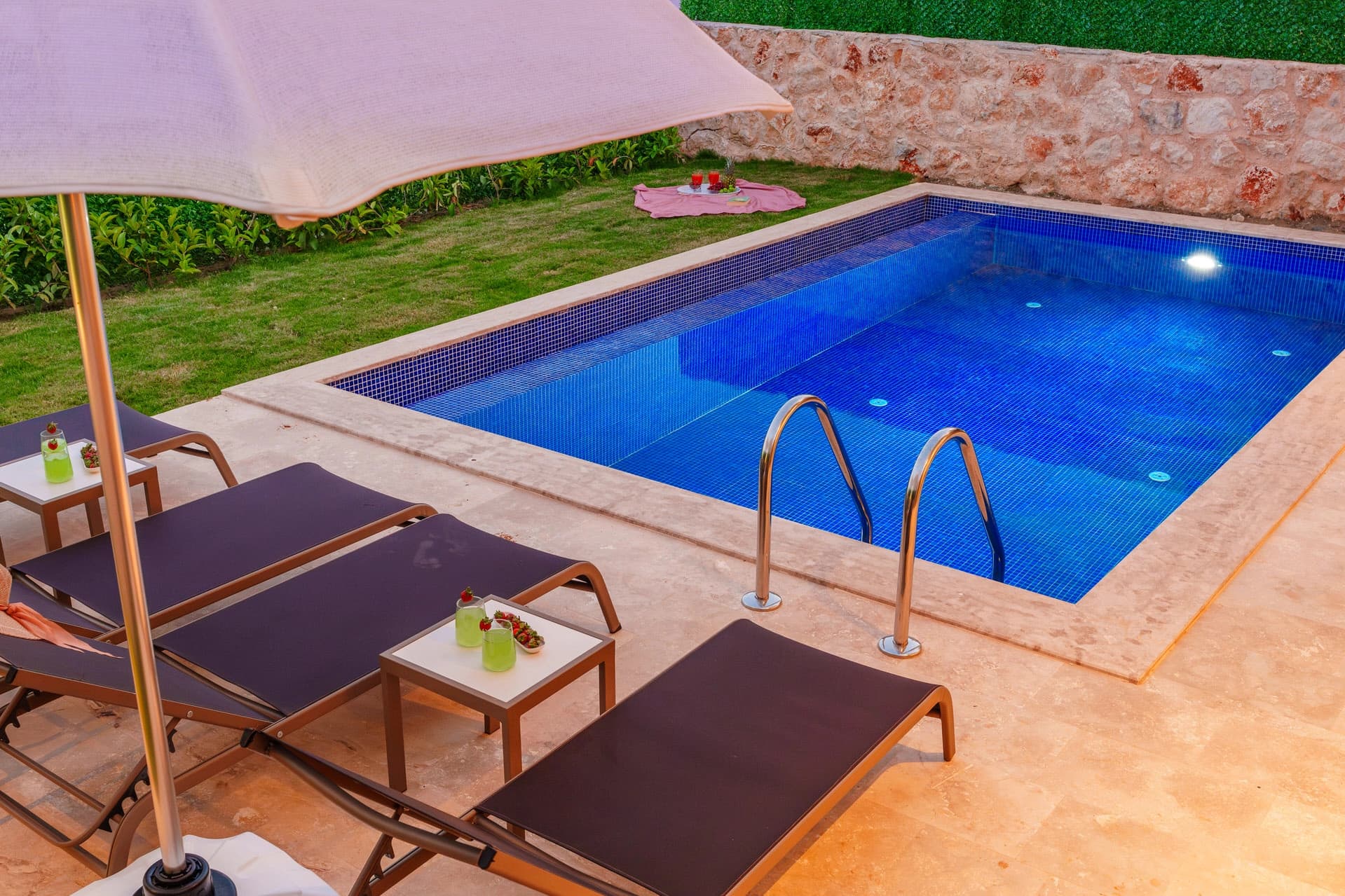 Villa Brow Korunaklı Havuz 91