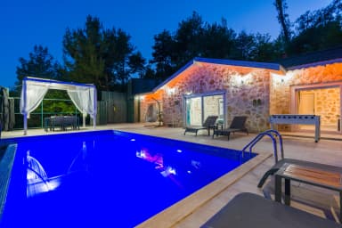 Villa Luxury İslamlar Korunaklı Havuz 80