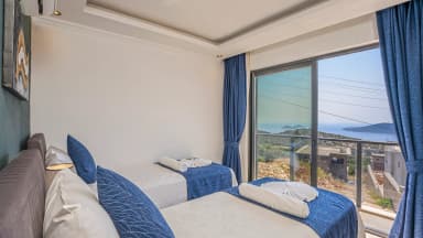 Suit Almila Korunaklı Havuz 30