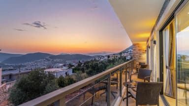 Suit Almila Kalkan 63