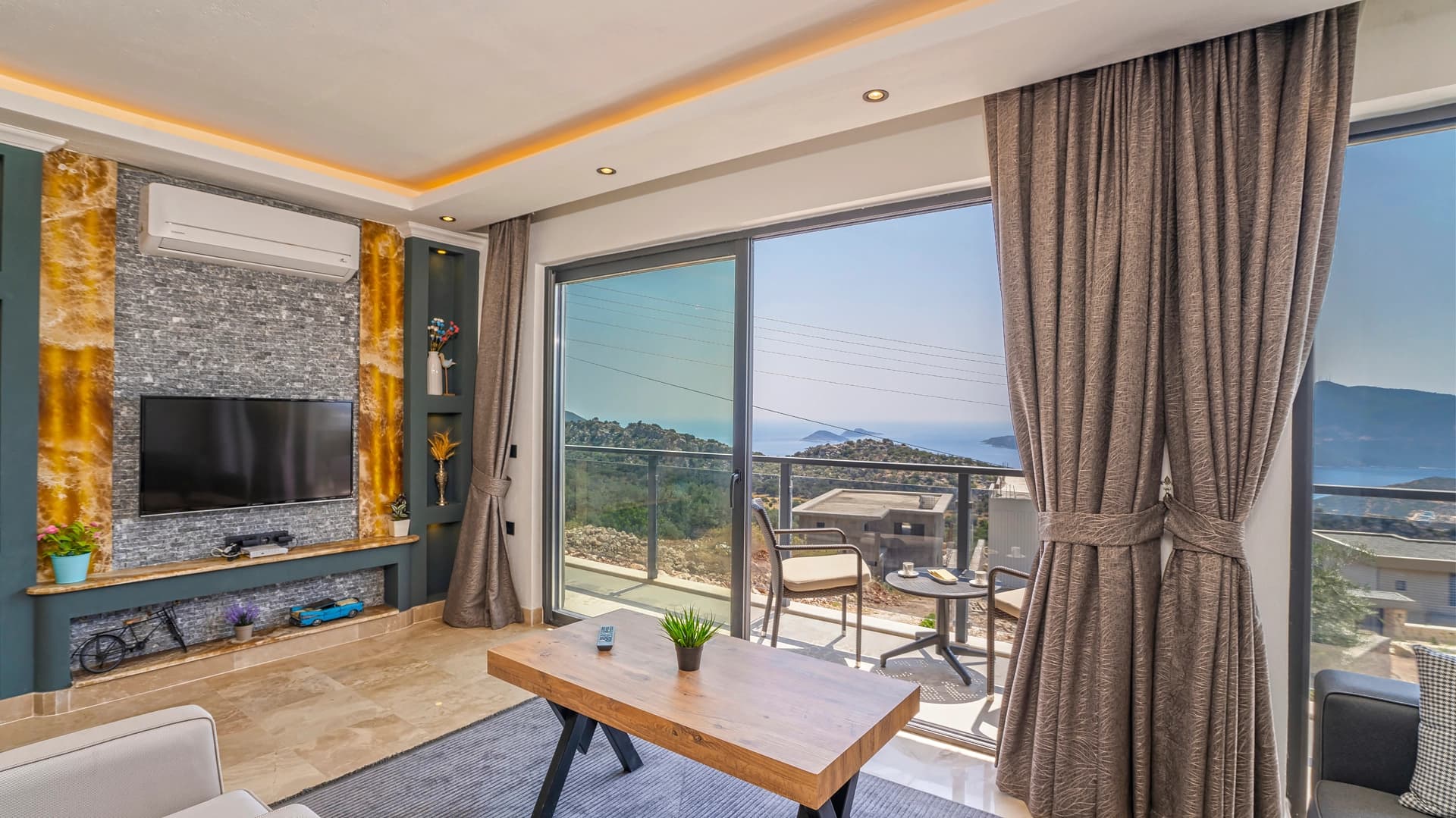 Suit Almila Korunaklı Havuz 84