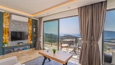 Suit Almila Korunaklı Havuz 84