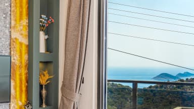 Suit Almila Korunaklı Havuz 28