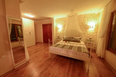 Villa Berat Korunaklı Havuz 50