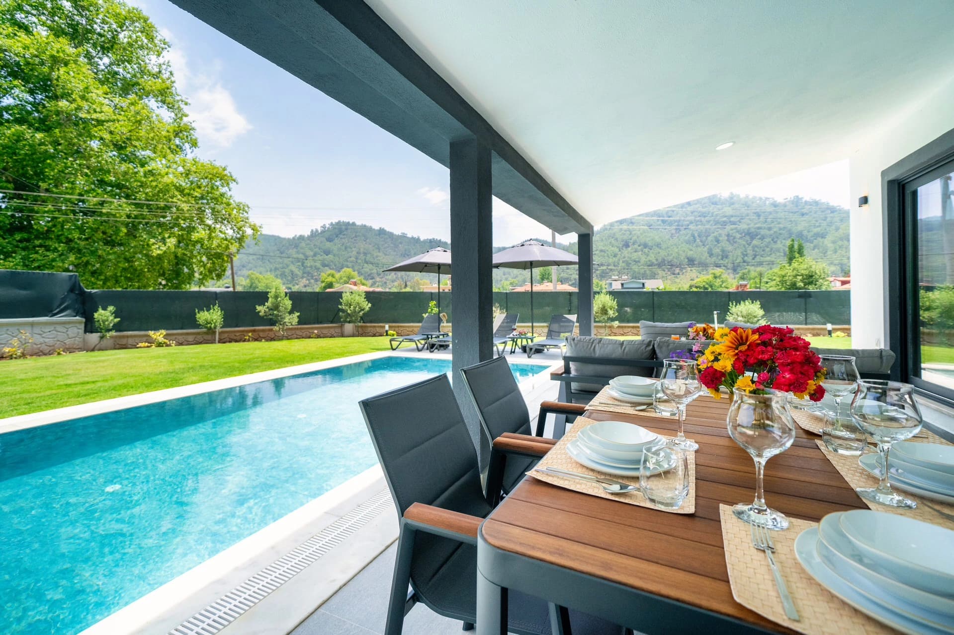 Villa Egem Kekik Korunaklı Havuz 61