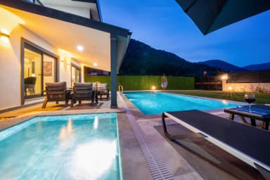 Villa Egem Kekik Korunaklı Havuz 41